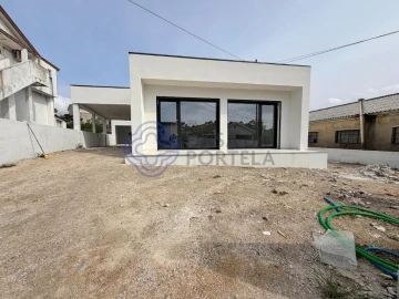 Moradia T2 para Venda em Duas Igrejas