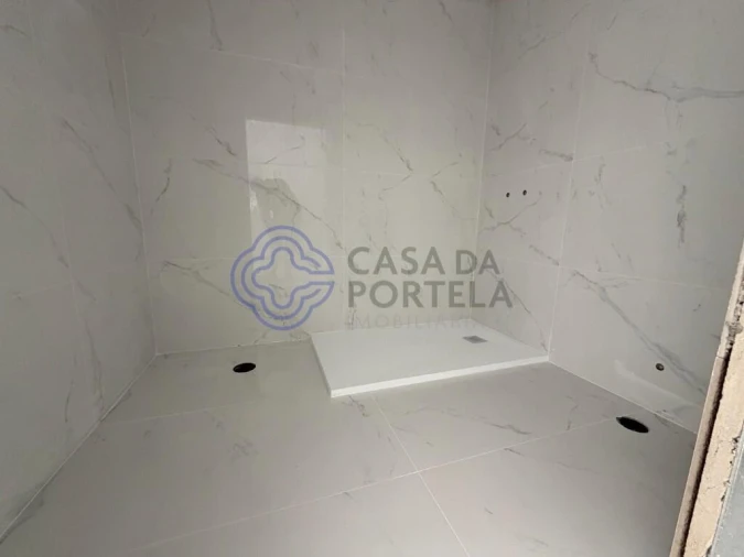 Moradia T2 para Venda em Duas Igrejas Foto 16