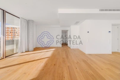 Apartamento T4 para Venda em Aldoar, Foz do Douro e Nevogilde