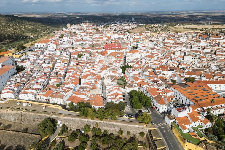 Moradia T3 para Venda em Assunção, Ajuda, Salvador e Santo Ildefonso Foto 38