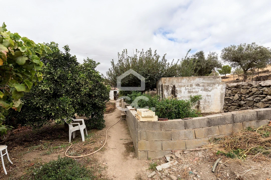 Moradia T2 para Venda em Santa Barbara de Padrões Foto 15