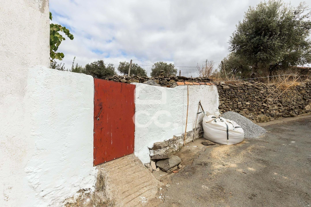 Moradia T2 para Venda em Santa Barbara de Padrões Foto 24