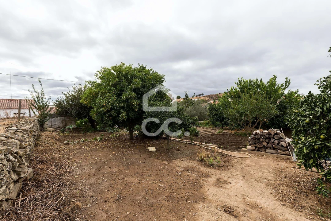 Moradia T2 para Venda em Santa Barbara de Padrões Foto 22