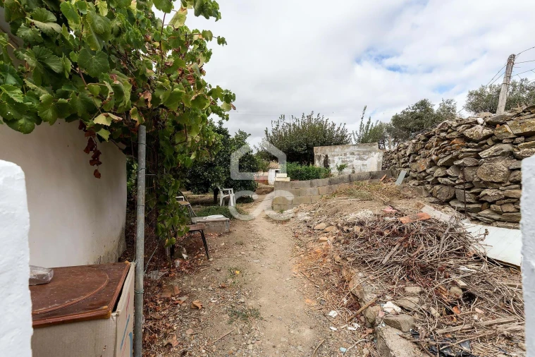 Moradia T2 para Venda em Santa Barbara de Padrões Foto 14