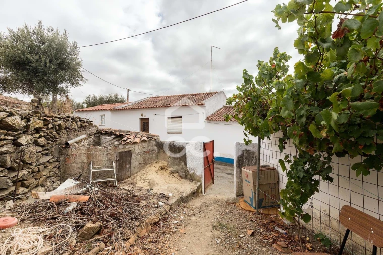 Moradia T2 para Venda em Santa Barbara de Padrões Foto 23