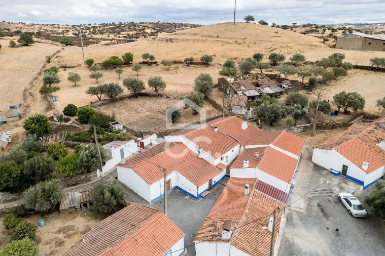 Moradia T2 para Venda em Santa Barbara de Padrões Foto 30