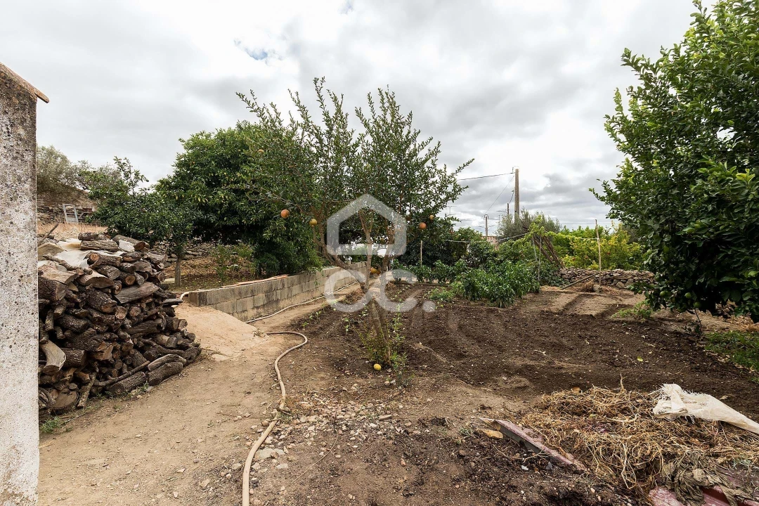 Moradia T2 para Venda em Santa Barbara de Padrões Foto 21