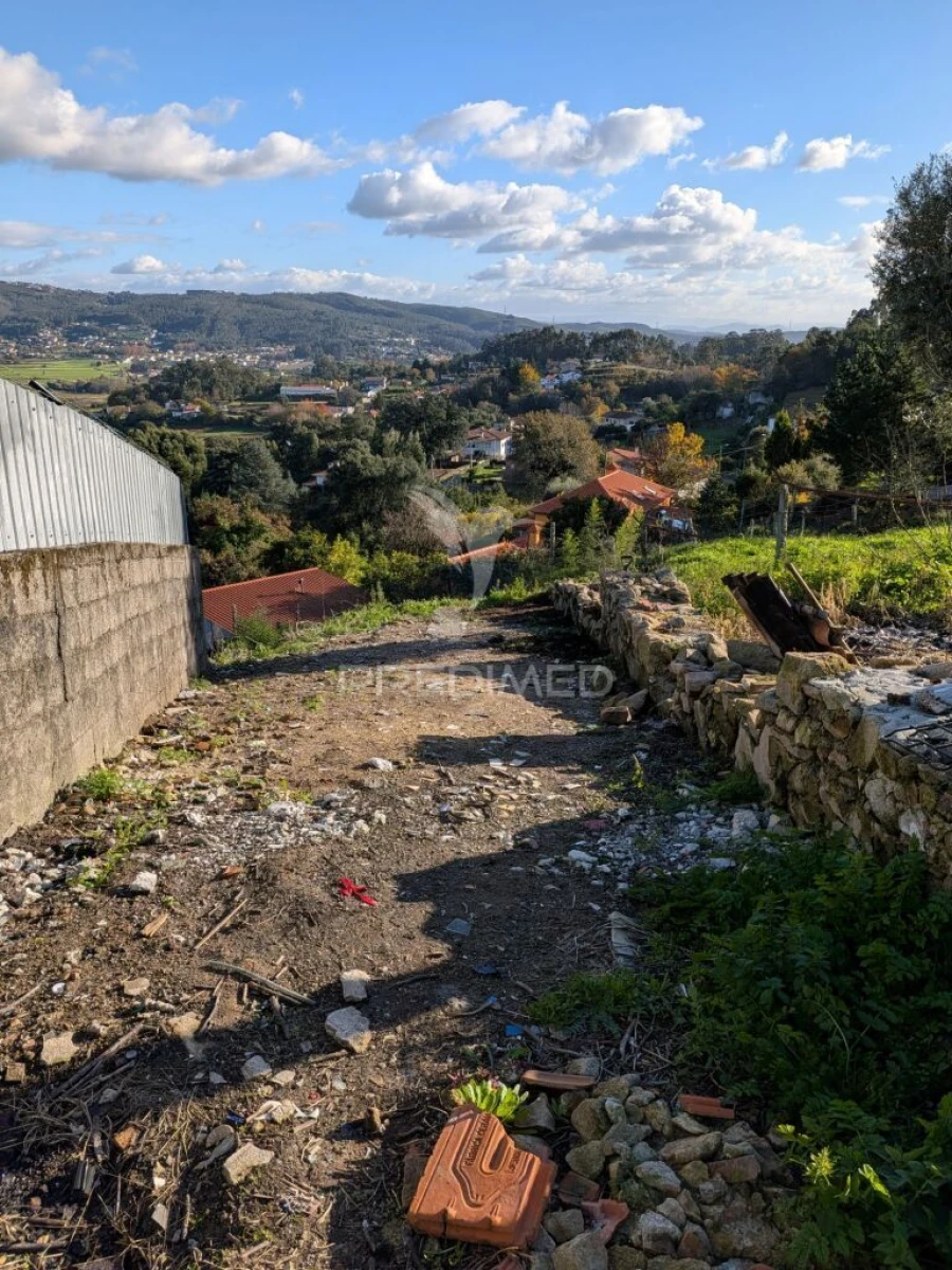 Terreno para Venda em Lamelas e Guimarei Foto 5