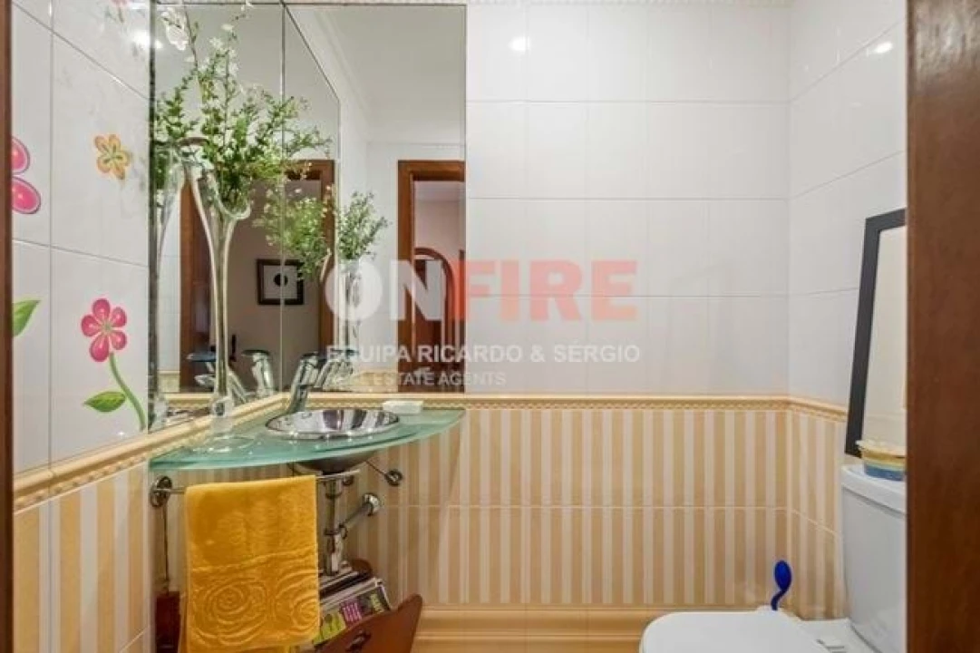 Apartamento T2 para Venda em São Martinho Foto 16