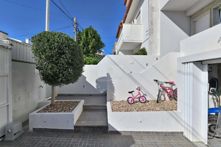 Moradia T3 para Venda em Alcabideche Foto 33