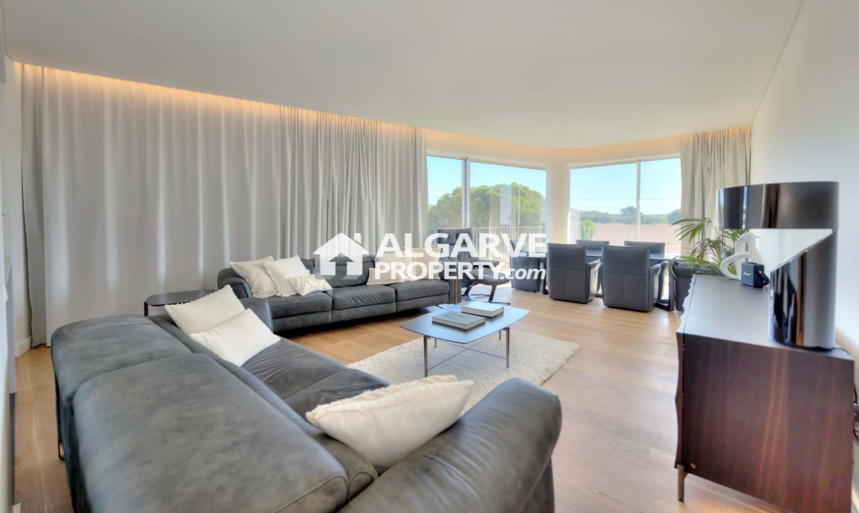Apartamento T2 para Venda em Quarteira Foto 2