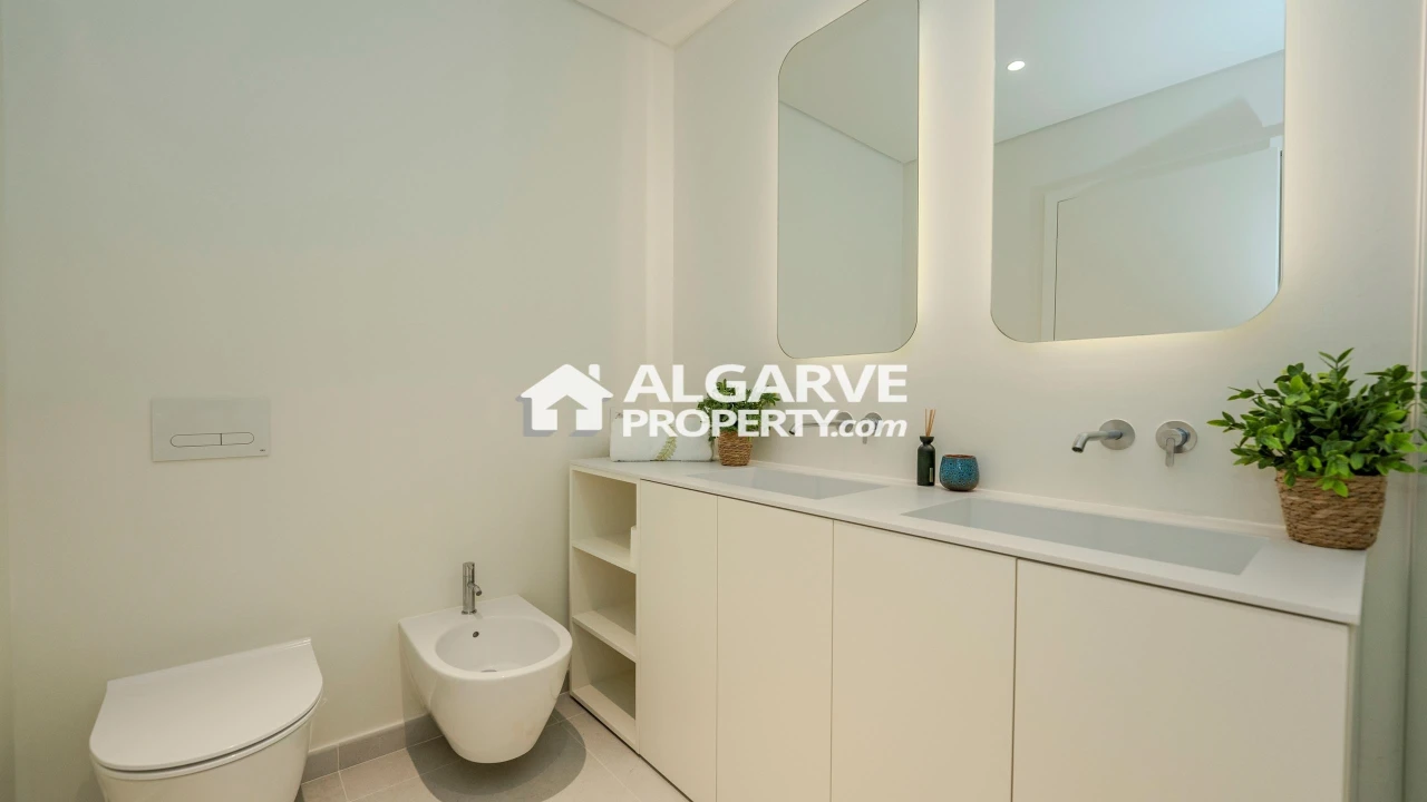 Apartamento T2 para Venda em Quarteira Foto 16
