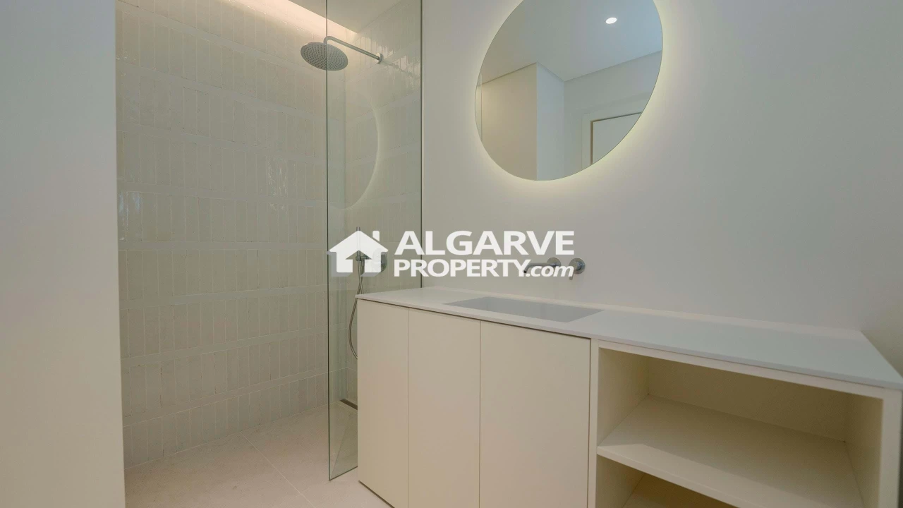 Apartamento T2 para Venda em Quarteira Foto 9