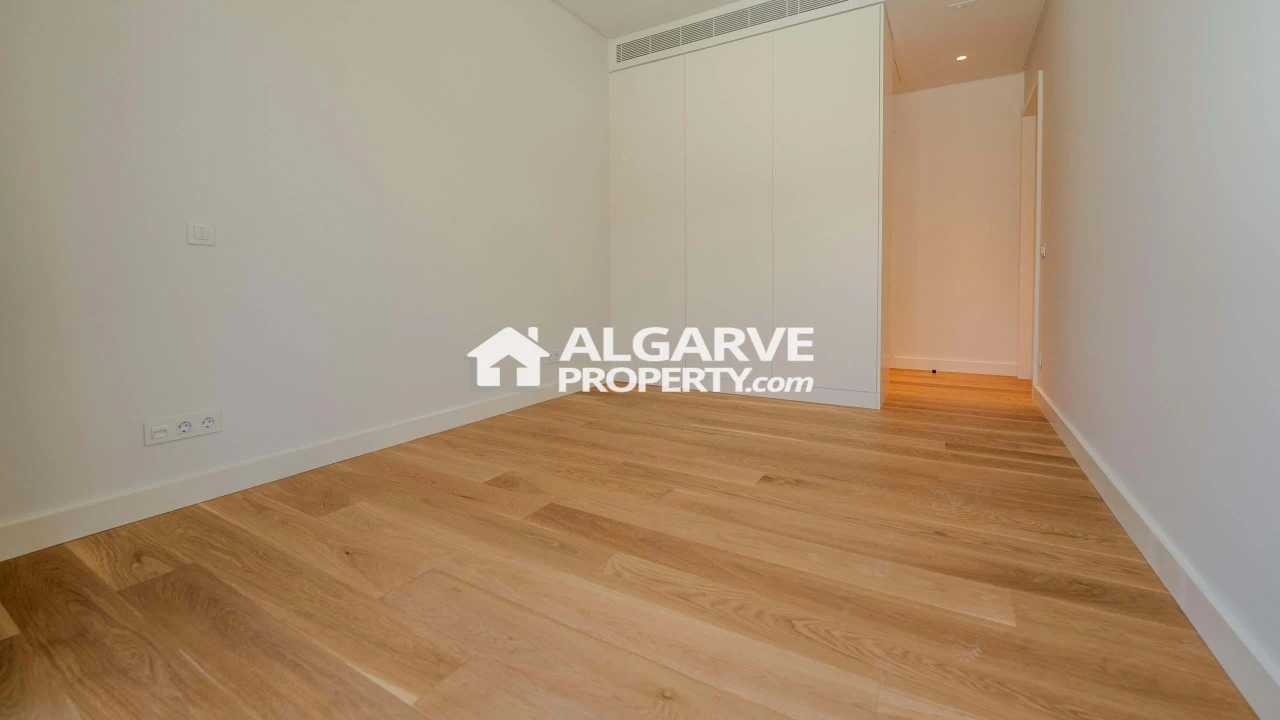 Apartamento T2 para Venda em Quarteira Foto 4