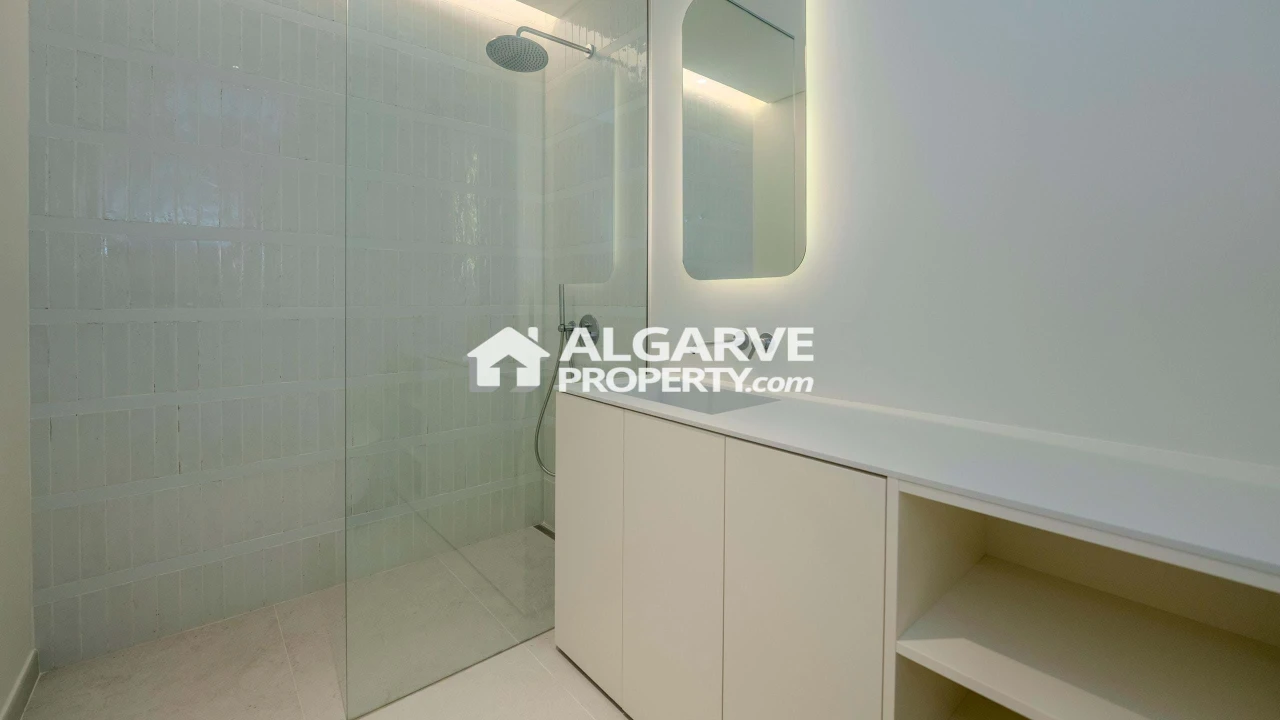 Apartamento T2 para Venda em Quarteira Foto 7