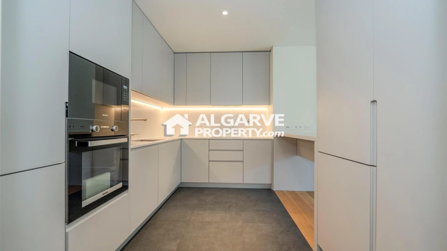 Apartamento T2 para Venda em Quarteira Foto 3