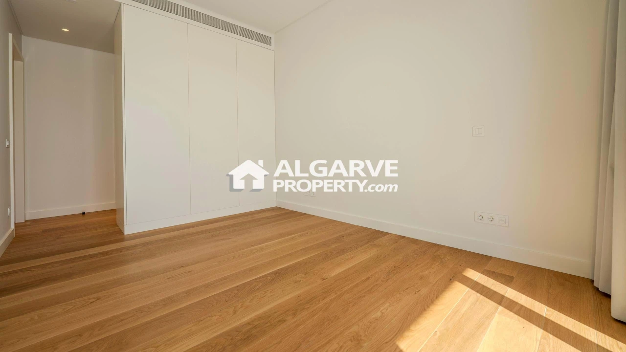 Apartamento T2 para Venda em Quarteira Foto 4