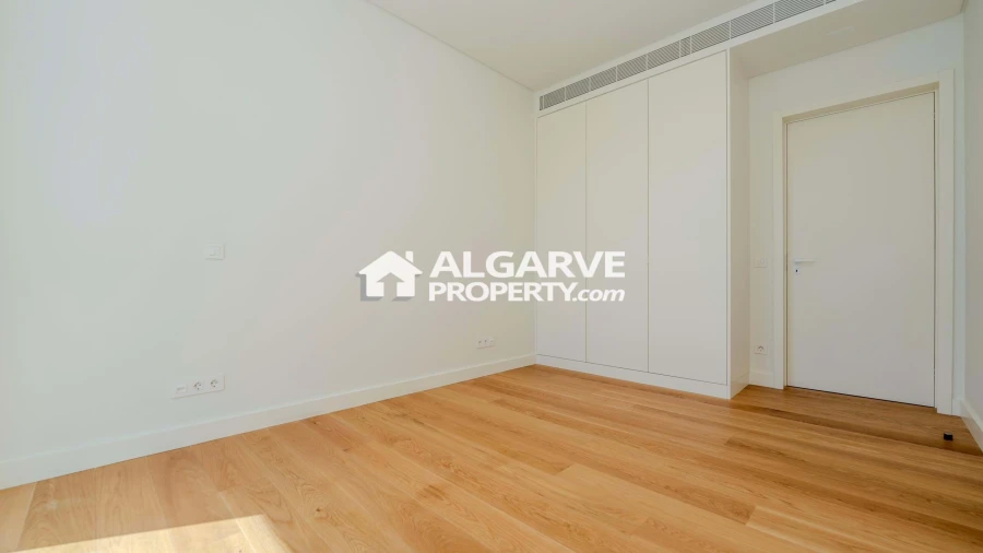 Apartamento T2 para Venda em Quarteira Foto 7