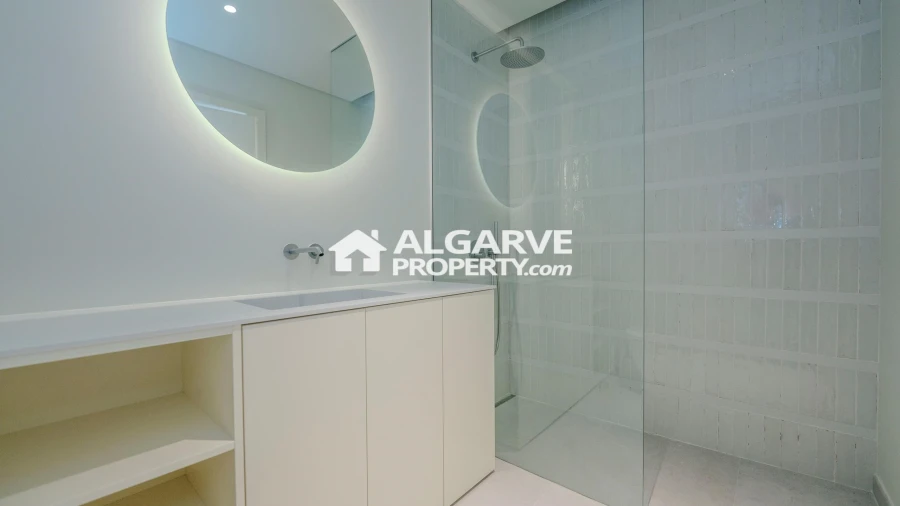 Apartamento T2 para Venda em Quarteira Foto 11