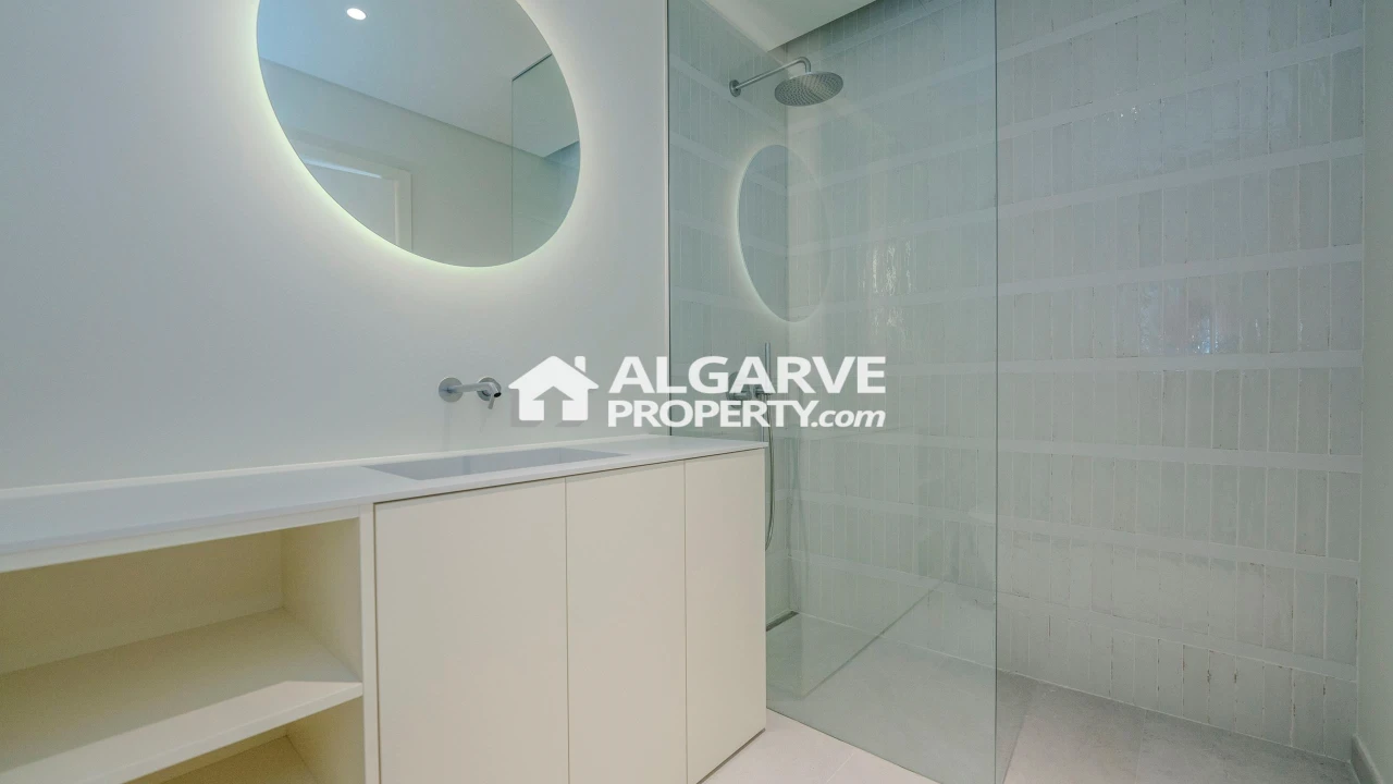 Apartamento T2 para Venda em Quarteira Foto 11