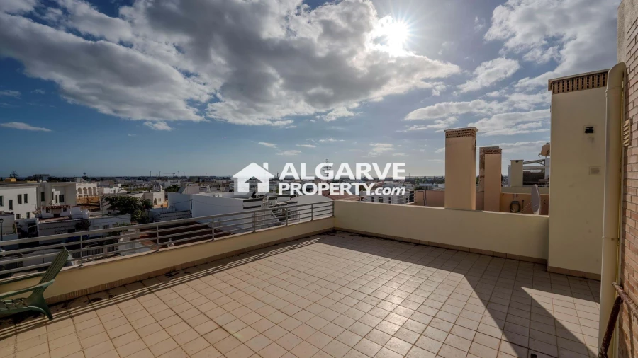 Moradia T4 para Venda em Quelfes Foto 28