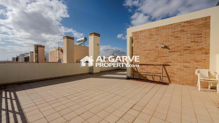 Moradia T4 para Venda em Quelfes Foto 29