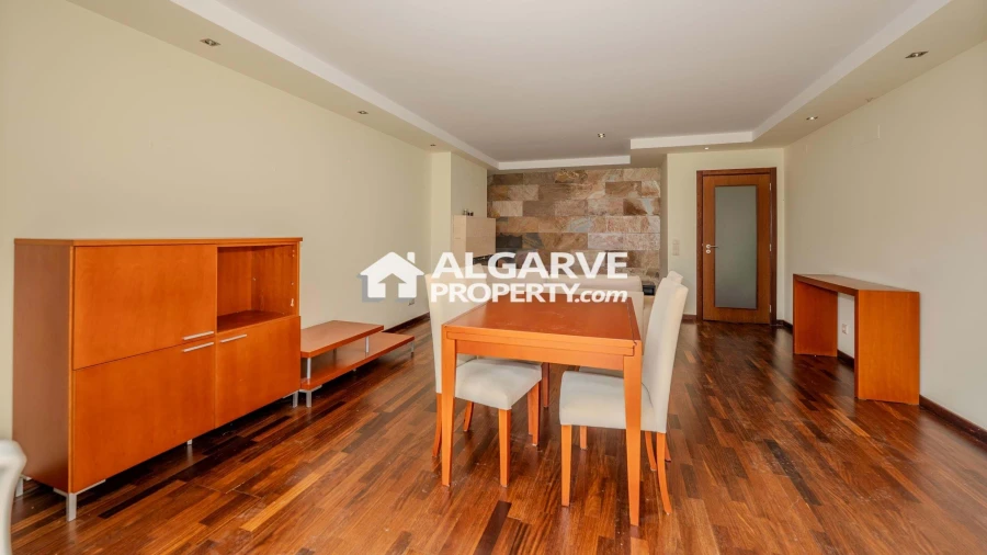 Moradia T4 para Venda em Quelfes Foto 7