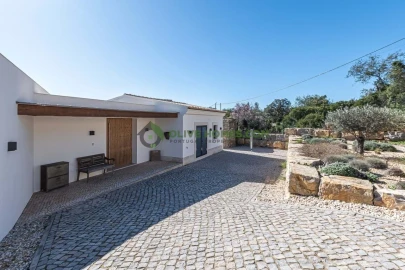 Moradia T3 para Venda em Loule (São Clemente)