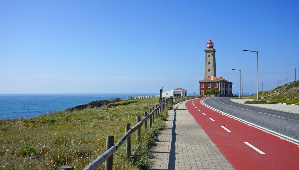 Apartamento T2 para Venda em Nazare Foto 37