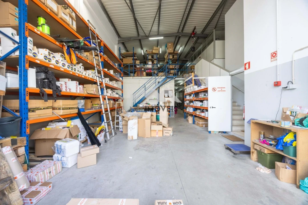 Armazém para Venda em Ermesinde Foto 3