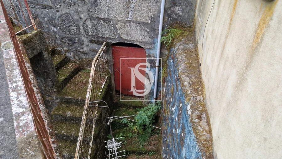 Moradia T3 para Venda em Ruivães e Campos Foto 16