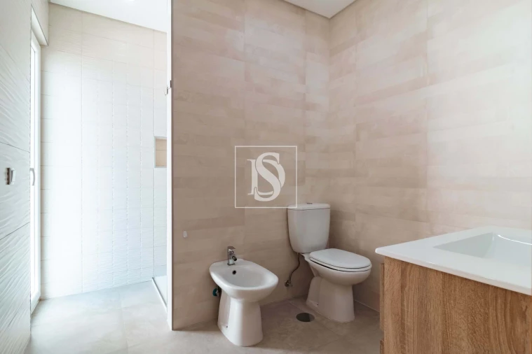 Moradia T3 para Venda em Gafanha da Encarnação Foto 36