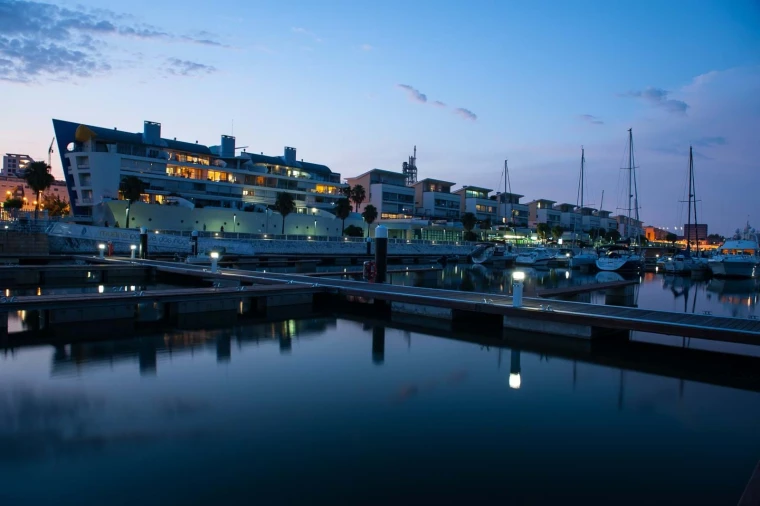 Apartamento T2 para Venda em Parque das Nações Foto 29