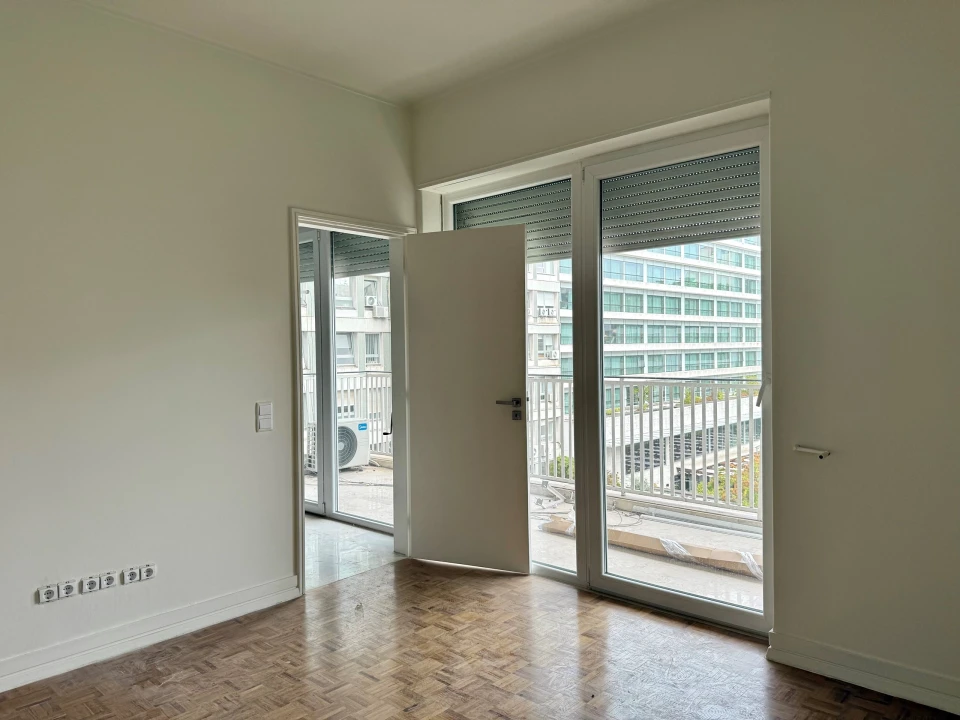 Apartamento T4 para Arrendamento em Santo António Foto 19