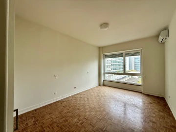 Apartamento T4 para Arrendamento em Santo António