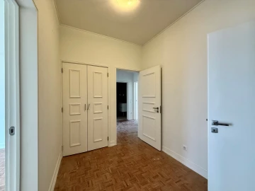 Apartamento T4 para Arrendamento em Santo António