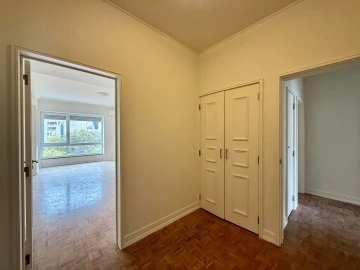 Apartamento T4 para Arrendamento em Santo António