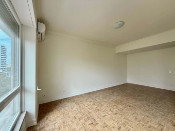 Apartamento T4 para Arrendamento em Santo António