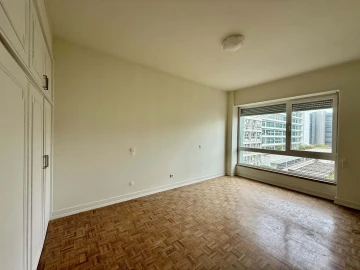 Apartamento T4 para Arrendamento em Santo António