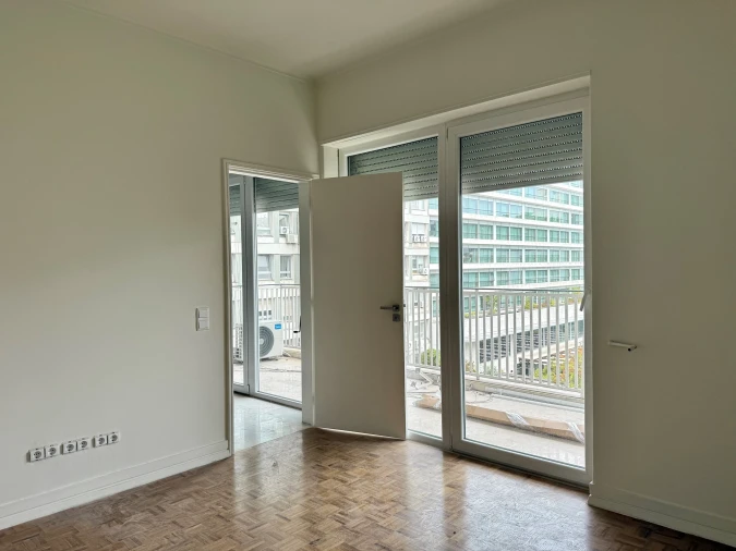 Apartamento T4 para Arrendamento em Santo António Foto 19