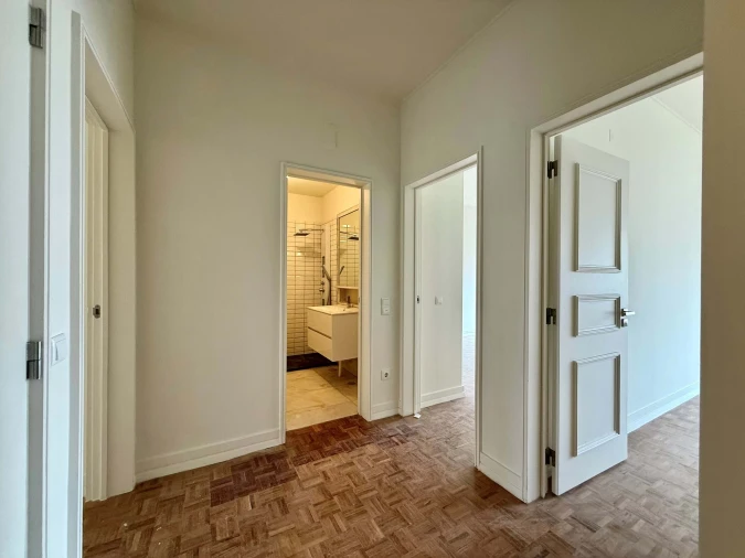 Apartamento T4 para Arrendamento em Santo António Foto 9