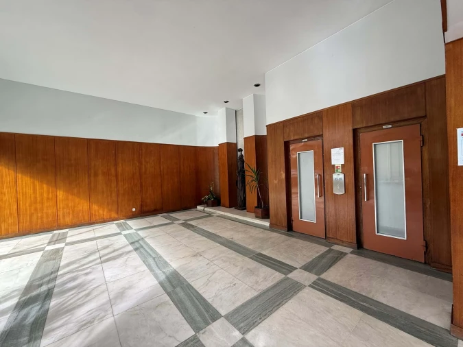 Apartamento T4 para Arrendamento em Santo António Foto 33