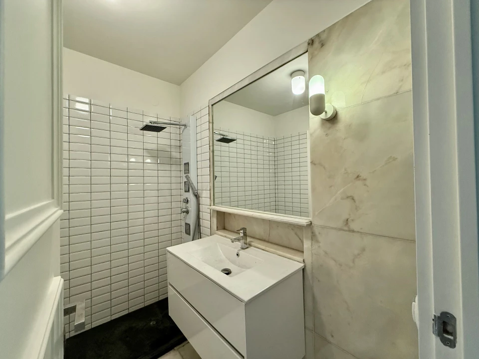 Apartamento T4 para Arrendamento em Santo António Foto 23