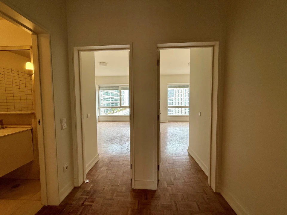 Apartamento T4 para Arrendamento em Santo António Foto 10