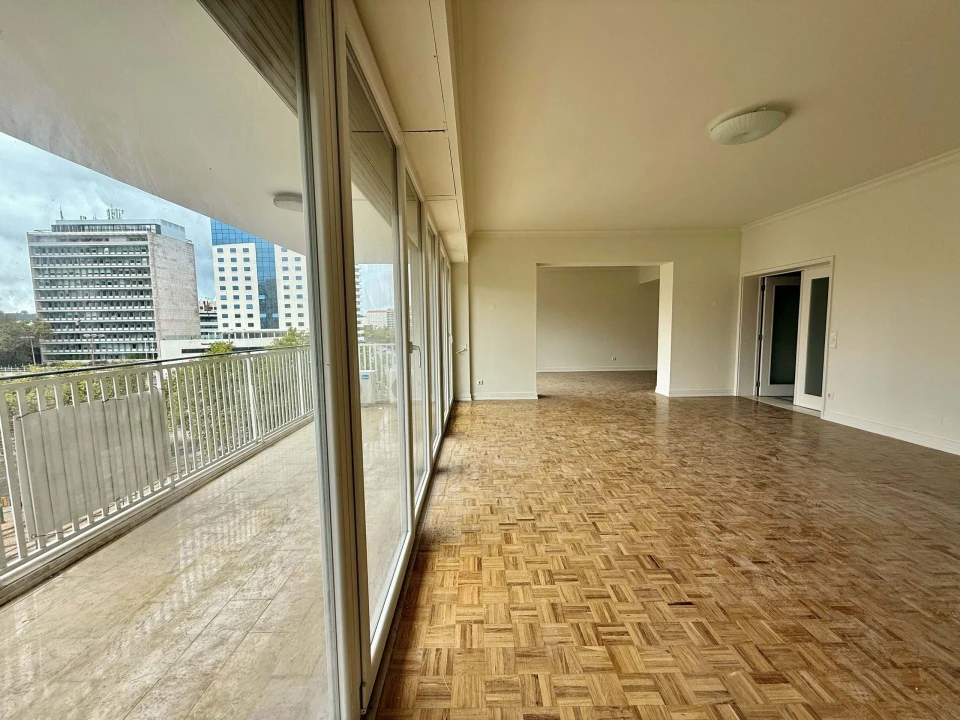 Apartamento T4 para Arrendamento em Santo António Foto 39