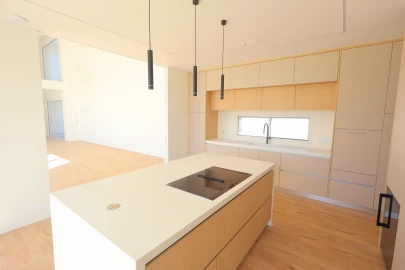 Moradia T4 para Venda em Corroios