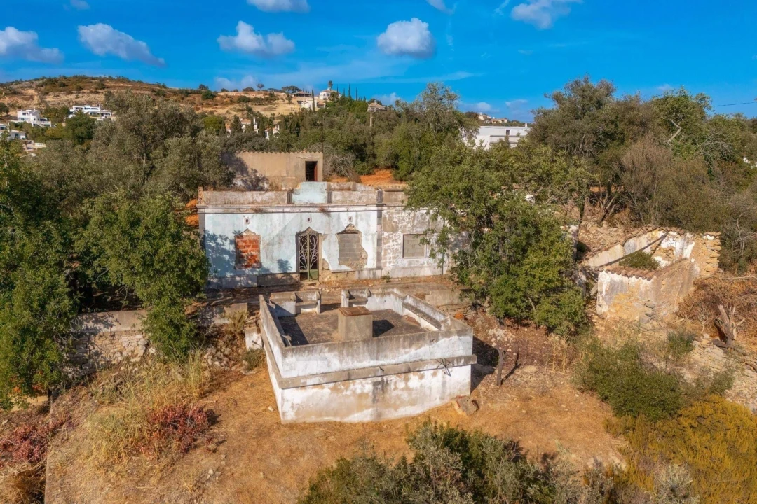 Prédio para Venda em Santa Barbara de Nexe Foto 1