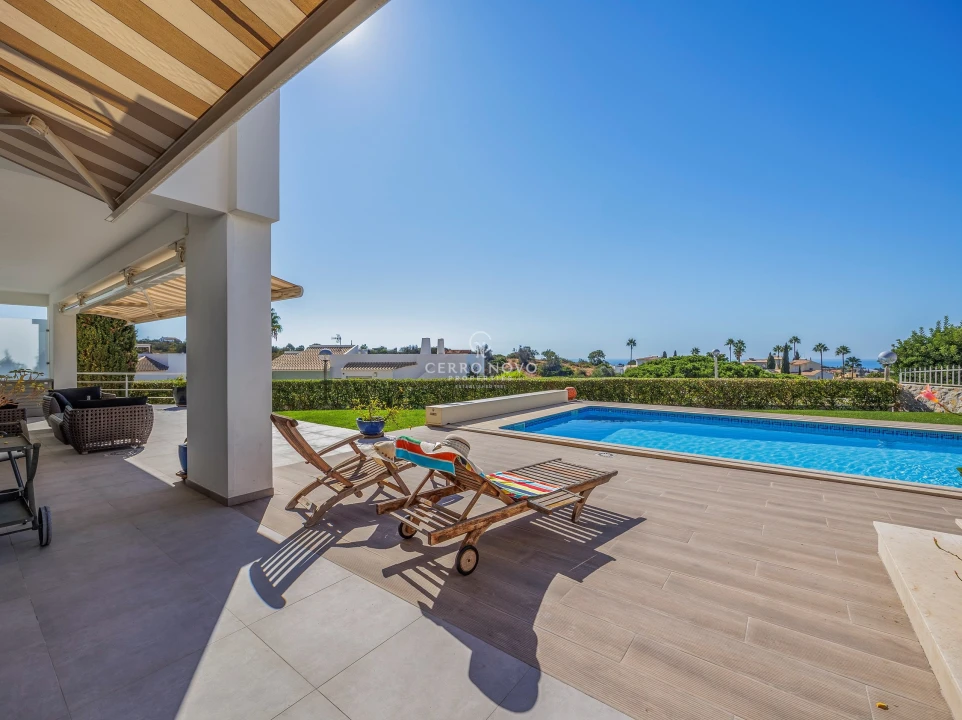 Moradia T4 para Venda em Albufeira e Olhos de Água Foto 2