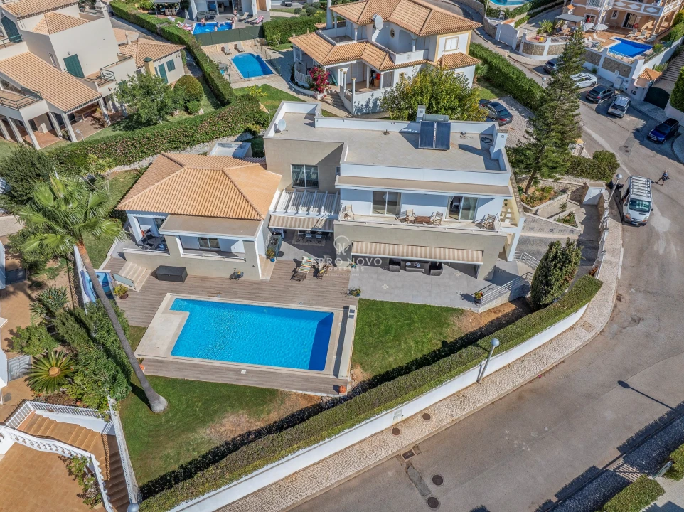 Moradia T4 para Venda em Albufeira e Olhos de Água Foto 6