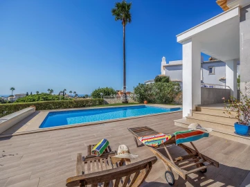 Moradia T4 para Venda em Albufeira e Olhos de Água